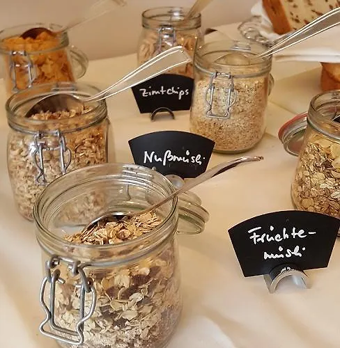 Garni Moselschild מלון Ürzig